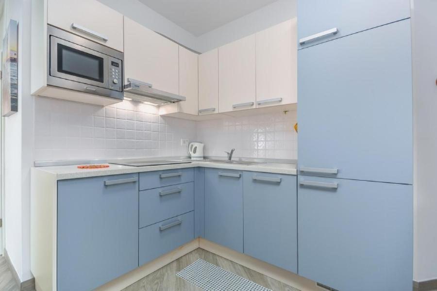 Lux Hotel Новиград Екстериор снимка